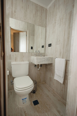 Imagen de la habitación del Hotel Lindor. Foto 15