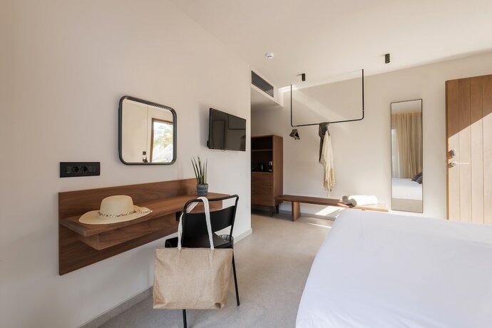 Imagen de la habitación del Hotel Lindos Aqua Terra. Foto 16