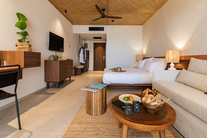 Imagen de la habitación del Hotel Lindos Aqua Terra. Foto 19