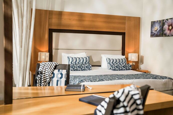 Imagen general del Hotel Lindos Bay Suites. Foto 3