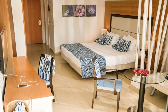 Imagen general del Hotel Lindos Bay Suites. Foto 14