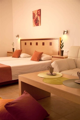 Imagen de los interiores del Hotel Lindos Blue Sky. Foto 10