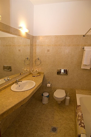 Imagen de la habitación del Hotel Lindos Blue Sky. Foto 2