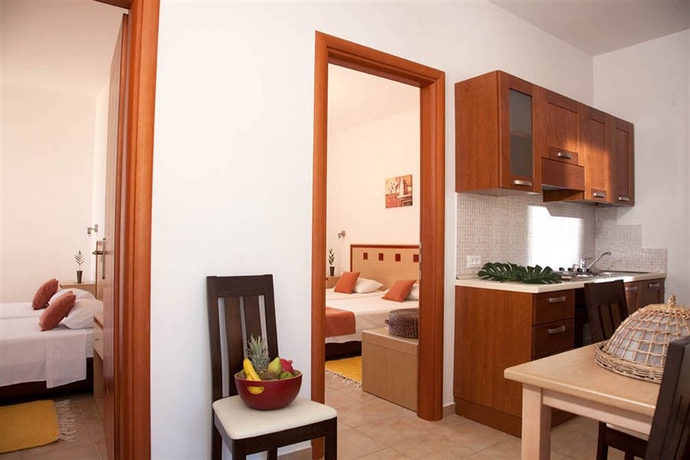 Imagen de la habitación del Hotel Lindos Blue Sky. Foto 6