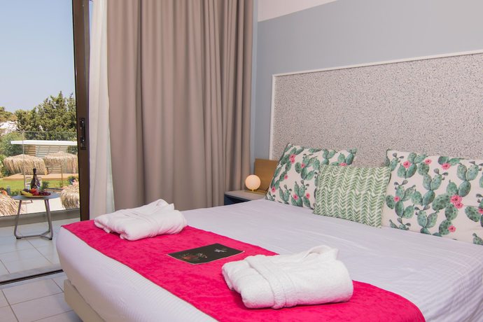 Imagen de la habitación del Hotel Lindos Breeze Beach. Foto 5