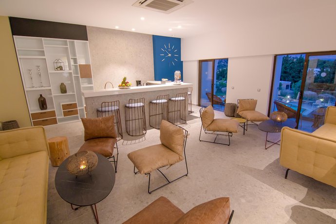 Imagen de los interiores del Hotel Lindos Breeze Beach. Foto 19