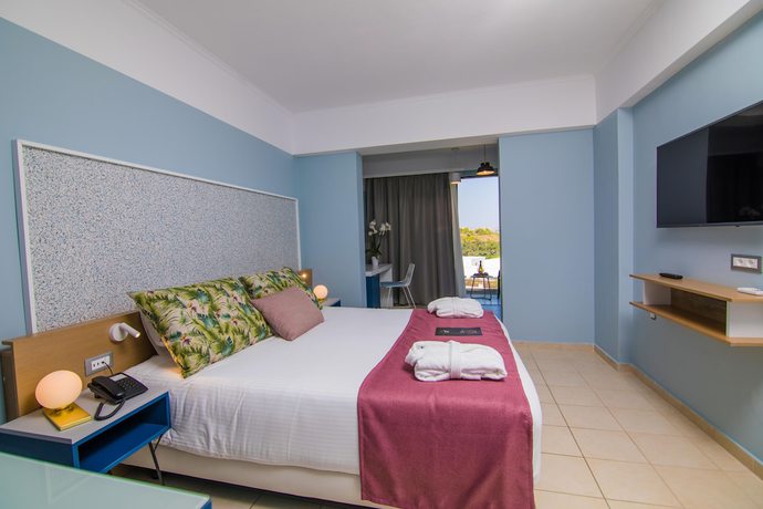 Imagen de la habitación del Hotel Lindos Breeze Beach. Foto 15