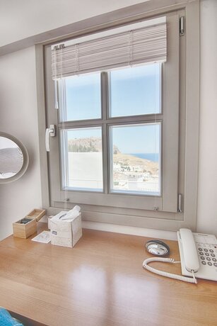 Imagen de la habitación del Hotel Lindos Comfy Suites. Foto 16