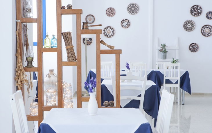 Imagen del bar/restaurante del Hotel Lindos Sun. Foto 3