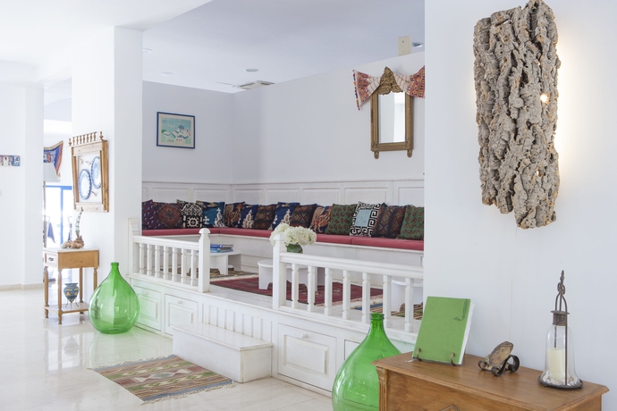 Imagen de los interiores del Hotel Lindos Sun. Foto 11