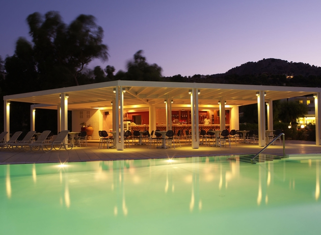 Imagen de la piscina del Hotel Lindos White and Suites. Foto 13