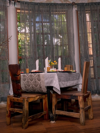 Imagen del bar/restaurante del Hotel Lindrin Lodge. Foto 4