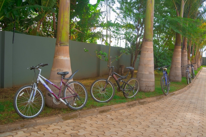 Imagen de los exteriores del Hotel Lindrin Lodge. Foto 16