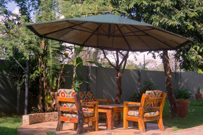 Imagen de los exteriores del Hotel Lindrin Lodge. Foto 17