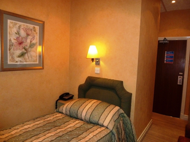 Imagen de la habitación del Hotel Lindum. Foto 6