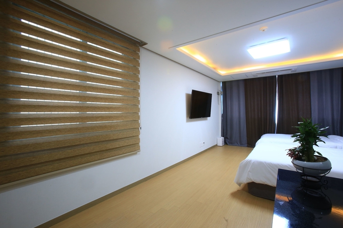 Imagen de la habitación del Hotel Line. Foto 7