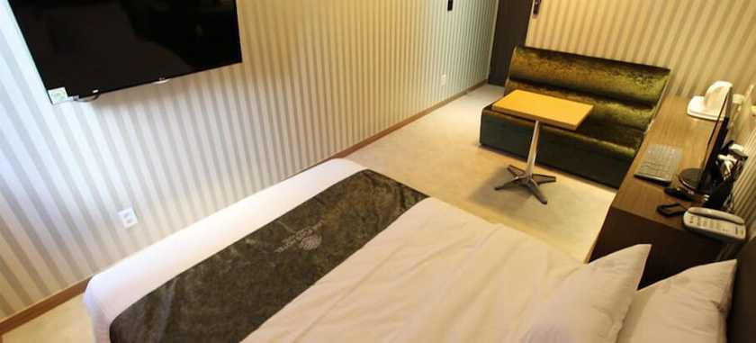 Imagen de la habitación del Hotel Line Plus. Foto 8