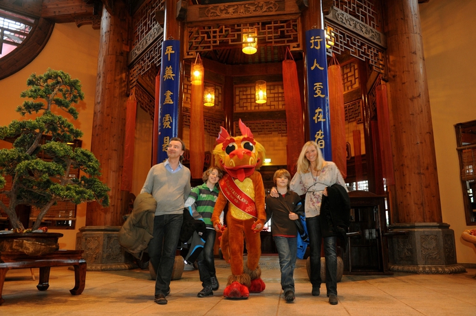 Imagen de los interiores del Hotel Ling Bao. Foto 10