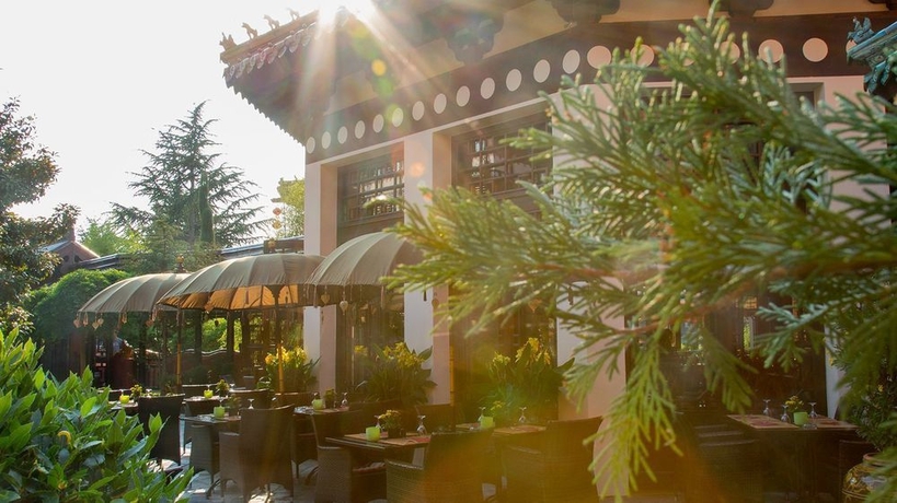 Imagen del bar/restaurante del Hotel Ling Bao. Foto 3