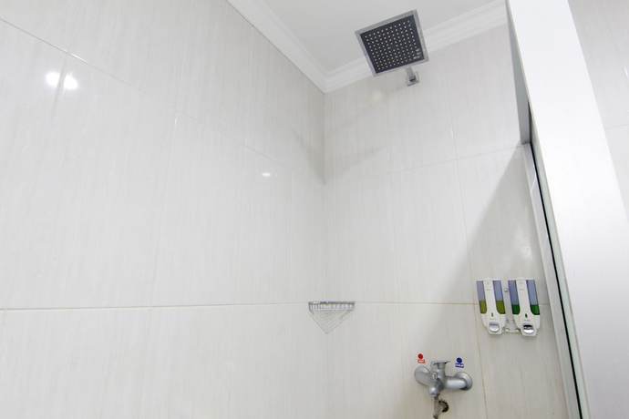 Imagen de la habitación del Hotel Lingga Hotel. Foto 5