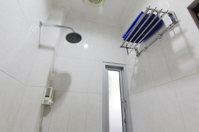 Imagen de la habitación del Hotel Lingga Hotel. Foto 6