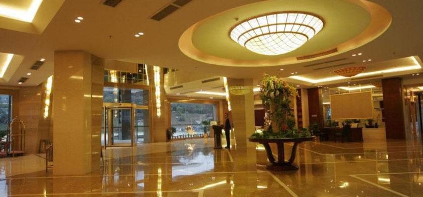 Imagen de los interiores del Hotel Lingxiu Hot Spring of Emei Mountain. Foto 11