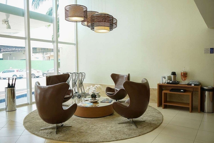 Imagen de los interiores del Hotel Linhares Design. Foto 18