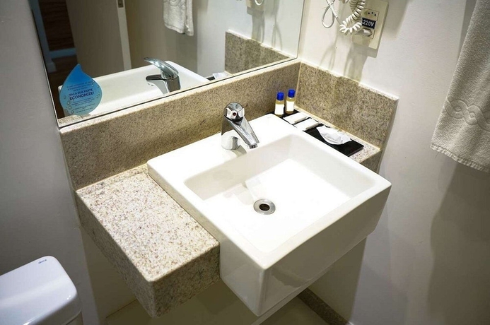 Imagen de la habitación del Hotel Linhares Design. Foto 15