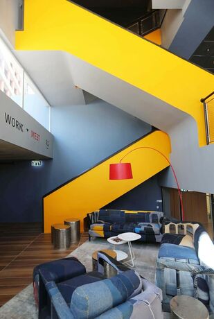 Imagen del bar/restaurante del Hotel Link & Hub. Foto 8