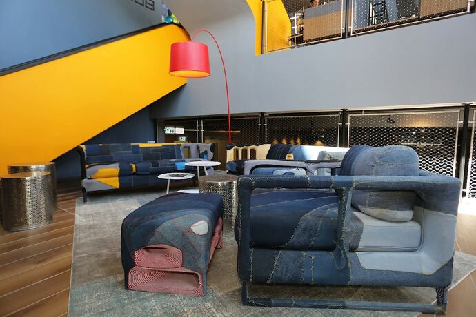 Imagen del bar/restaurante del Hotel Link & Hub. Foto 10