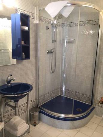 Imagen de la habitación del Hotel L'instant S&eacute;vign&eacute;. Foto 5
