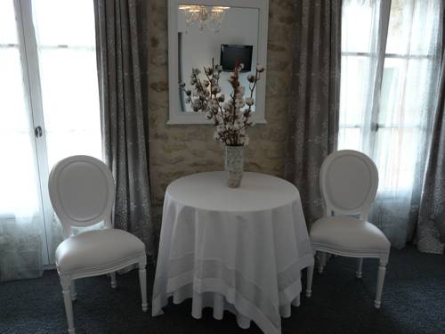 Imagen de la habitación del Hotel L'instant S&eacute;vign&eacute;. Foto 9