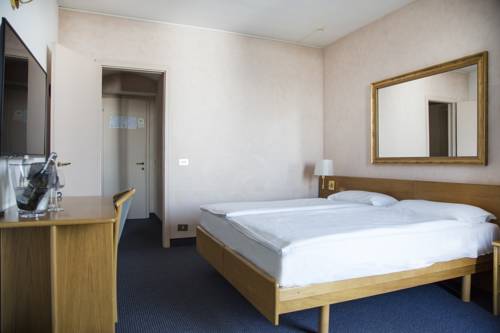 Imagen de la habitación del Hotel Linta Park. Foto 2