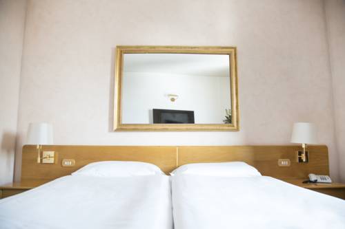 Imagen de la habitación del Hotel Linta Park. Foto 5