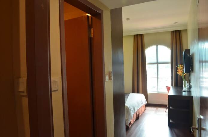 Imagen general del Hotel Lintas Plaza. Foto 14