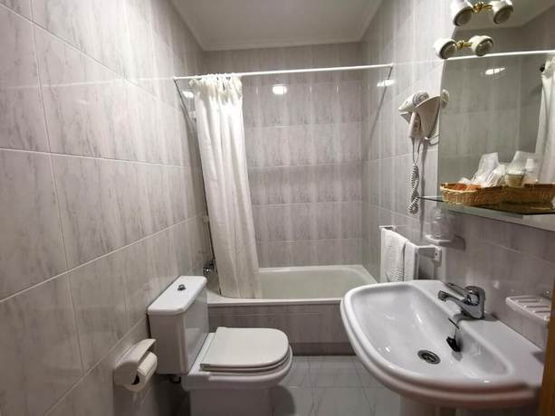 Imagen de la habitación del Hotel Liñares, Poio. Foto 19