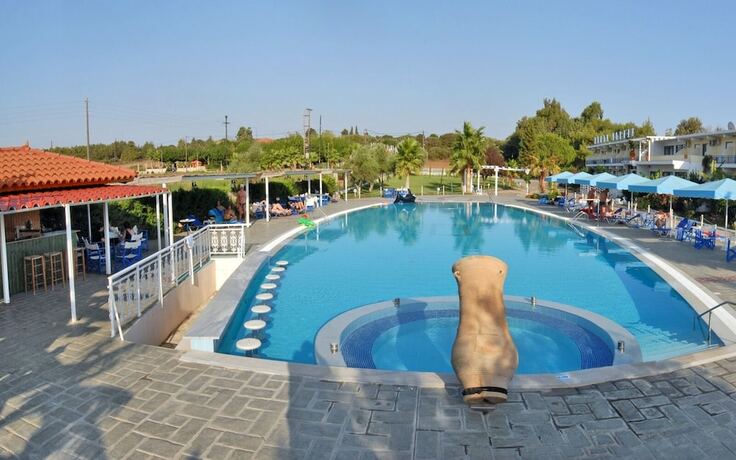 Imagen general del Hotel Lintzi. Foto 4