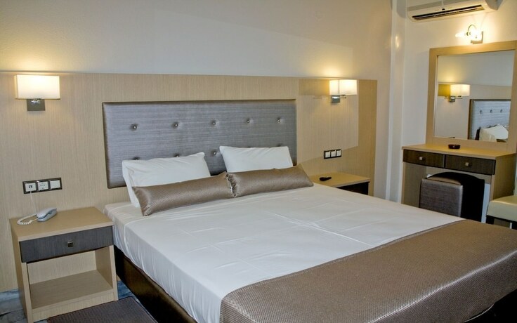 Imagen general del Hotel Lintzi. Foto 14