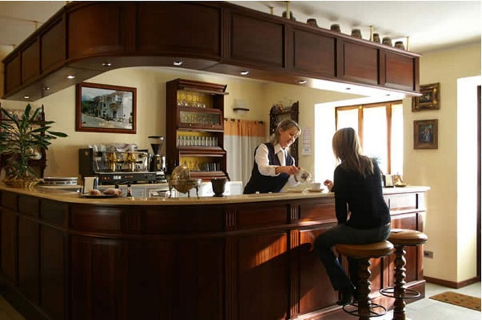 Imagen del bar/restaurante del Hotel Lion, Balma. Foto 4