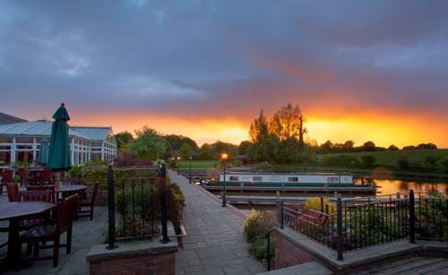 Imagen de los interiores del Hotel Lion Quays and Spa. Foto 8