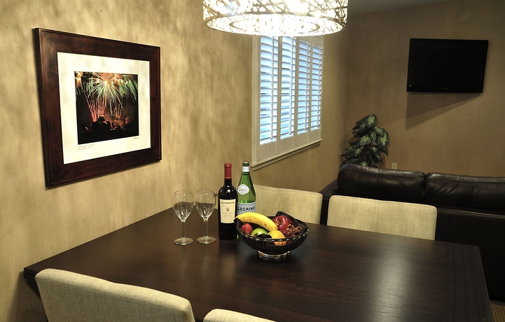 Imagen de la habitación del Hotel Lions Gate. Foto 3