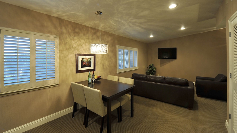 Imagen de la habitación del Hotel Lions Gate. Foto 5