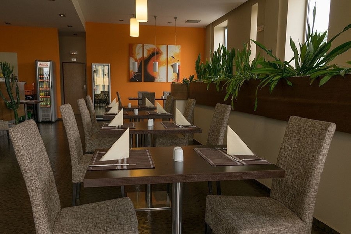 Imagen del bar/restaurante del Hotel Lions Plzen. Foto 10