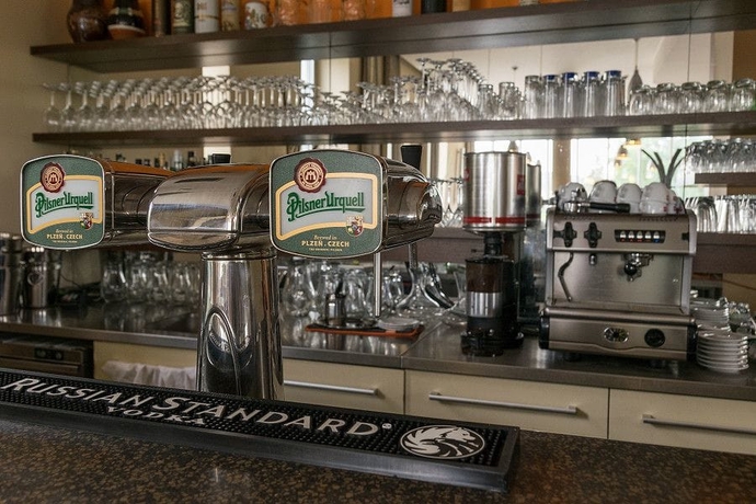 Imagen del bar/restaurante del Hotel Lions Plzen. Foto 12