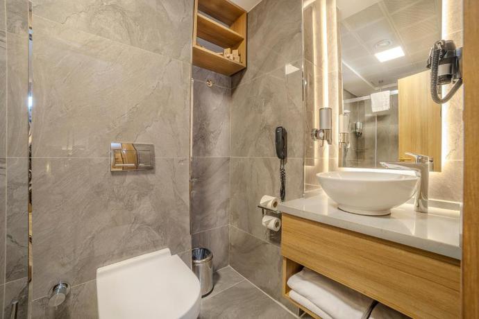 Imagen de la habitación del Hotel Lions Royal. Foto 7