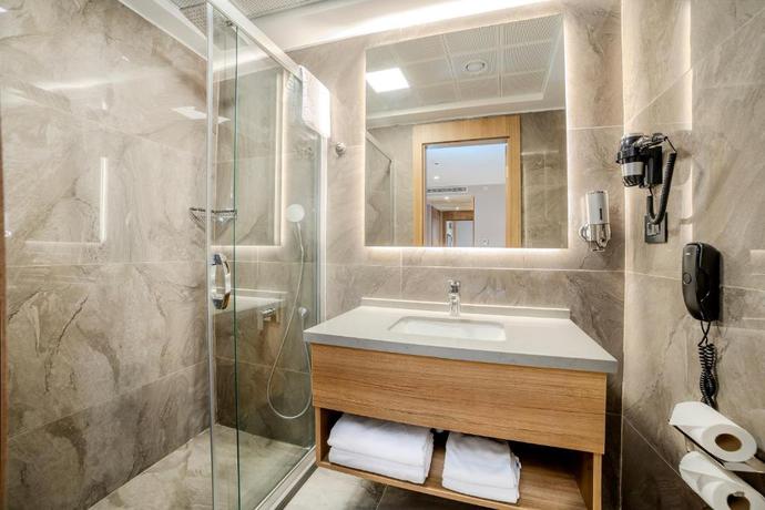 Imagen de la habitación del Hotel Lions Royal. Foto 8