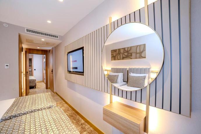 Imagen de la habitación del Hotel Lions Royal. Foto 16