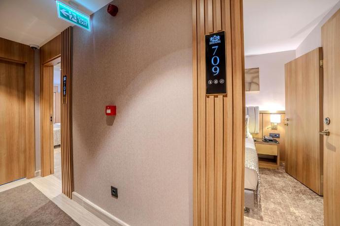 Imagen de la habitación del Hotel Lions Royal. Foto 17