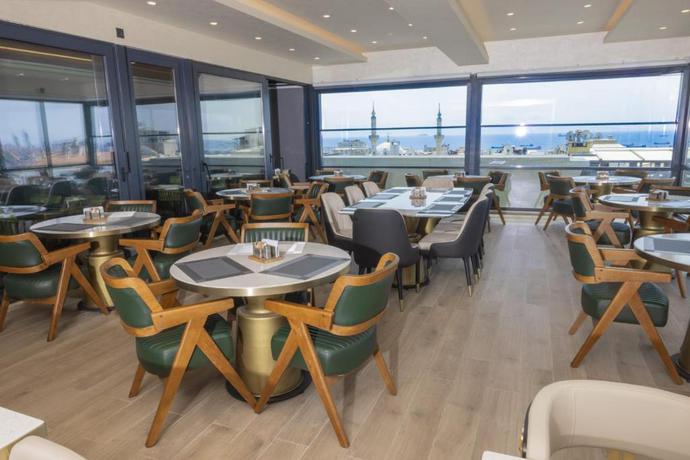 Imagen del bar/restaurante del Hotel Lions Royal. Foto 5