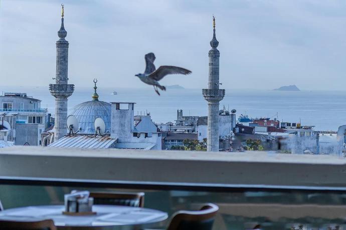 Imagen de los exteriores del Hotel Lions Royal. Foto 21